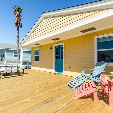 Sunny Daze Walk To Beach 2 Decks Pet Friendly Has A Mini Bar Galveston Eksteriør billede