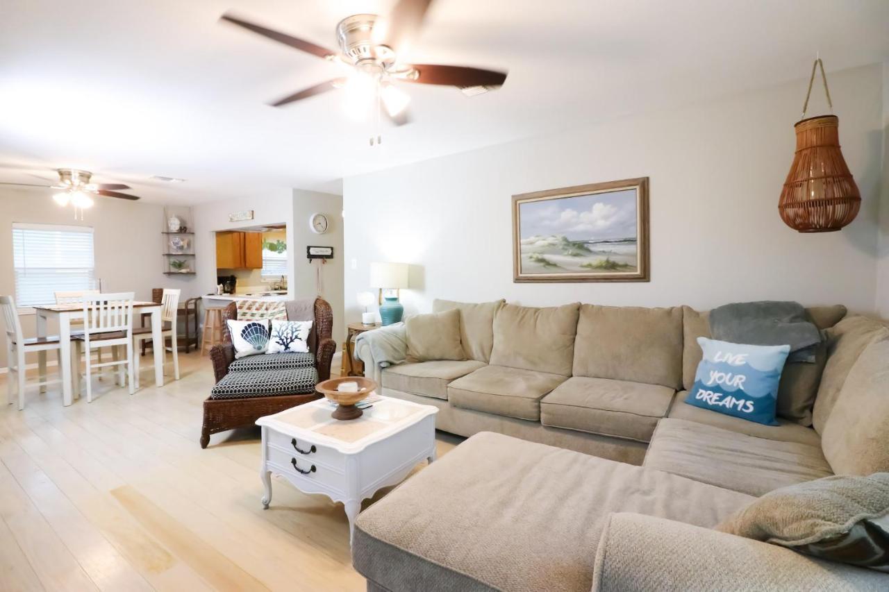 Sunny Daze Walk To Beach 2 Decks Pet Friendly Has A Mini Bar Galveston Eksteriør billede