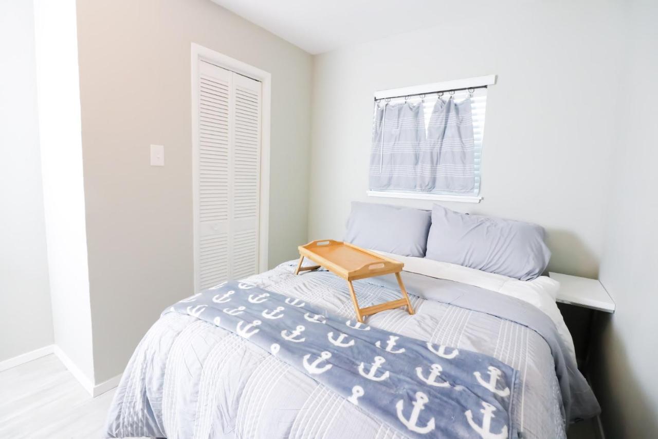Sunny Daze Walk To Beach 2 Decks Pet Friendly Has A Mini Bar Galveston Eksteriør billede