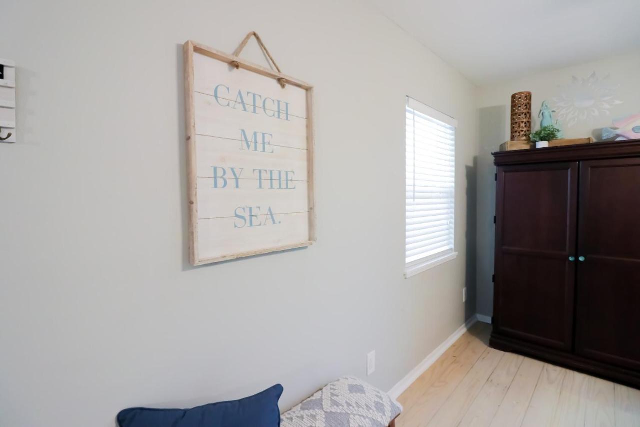 Sunny Daze Walk To Beach 2 Decks Pet Friendly Has A Mini Bar Galveston Eksteriør billede