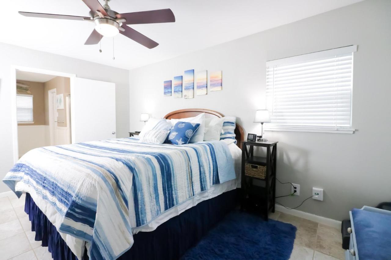 Sunny Daze Walk To Beach 2 Decks Pet Friendly Has A Mini Bar Galveston Eksteriør billede
