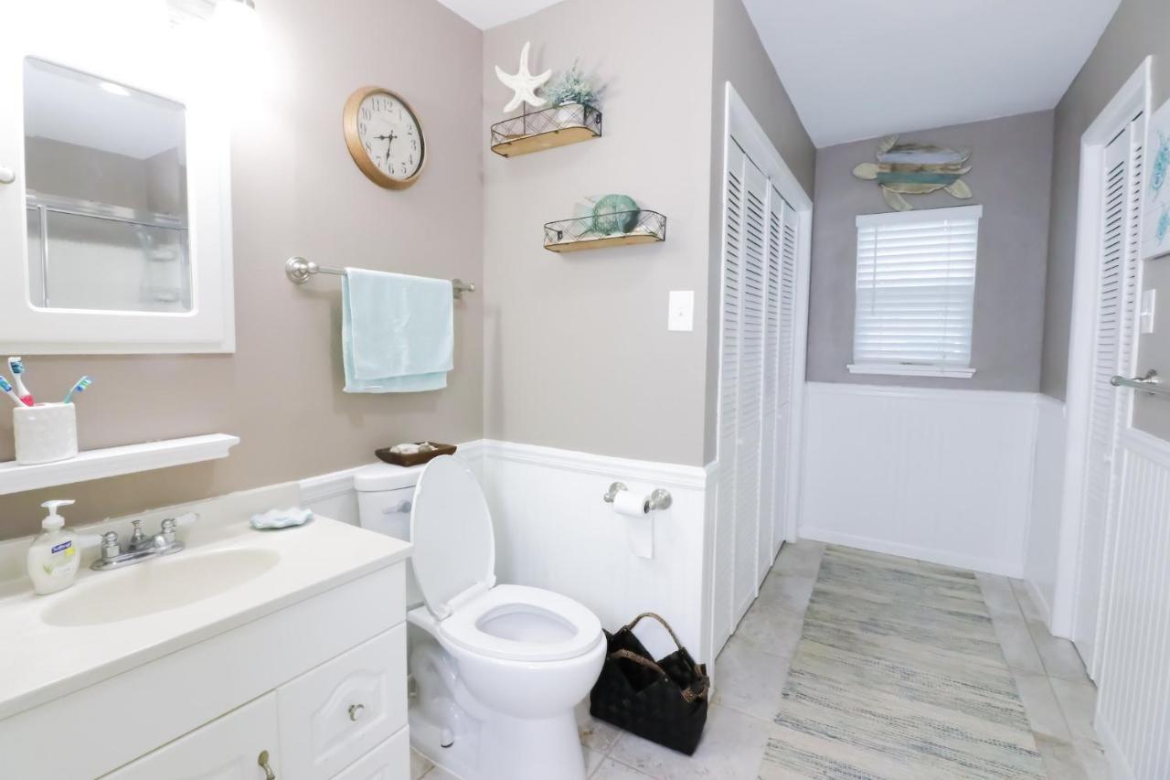 Sunny Daze Walk To Beach 2 Decks Pet Friendly Has A Mini Bar Galveston Eksteriør billede