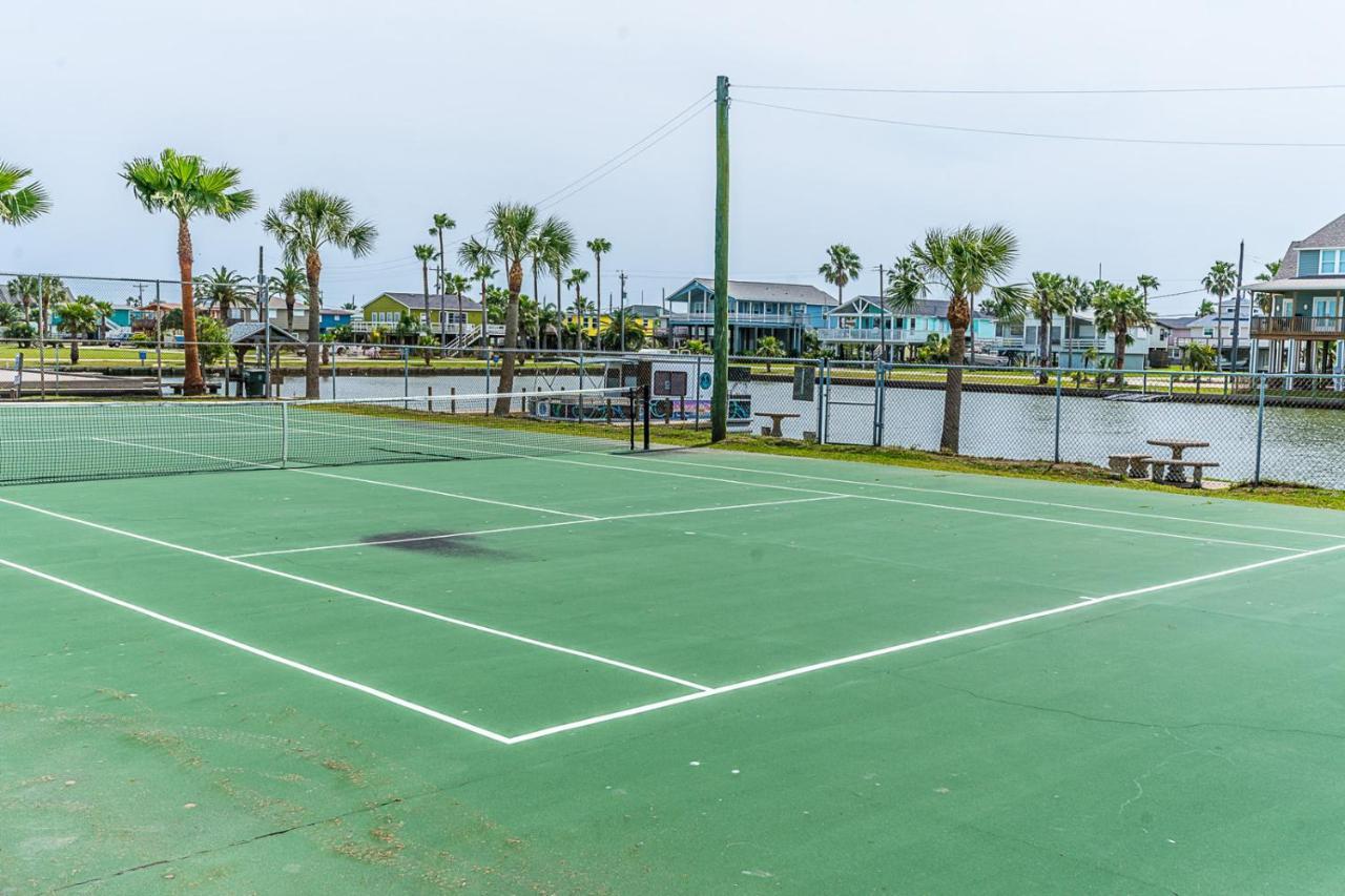 Sunny Daze Walk To Beach 2 Decks Pet Friendly Has A Mini Bar Galveston Eksteriør billede