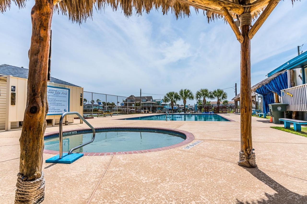 Sunny Daze Walk To Beach 2 Decks Pet Friendly Has A Mini Bar Galveston Eksteriør billede