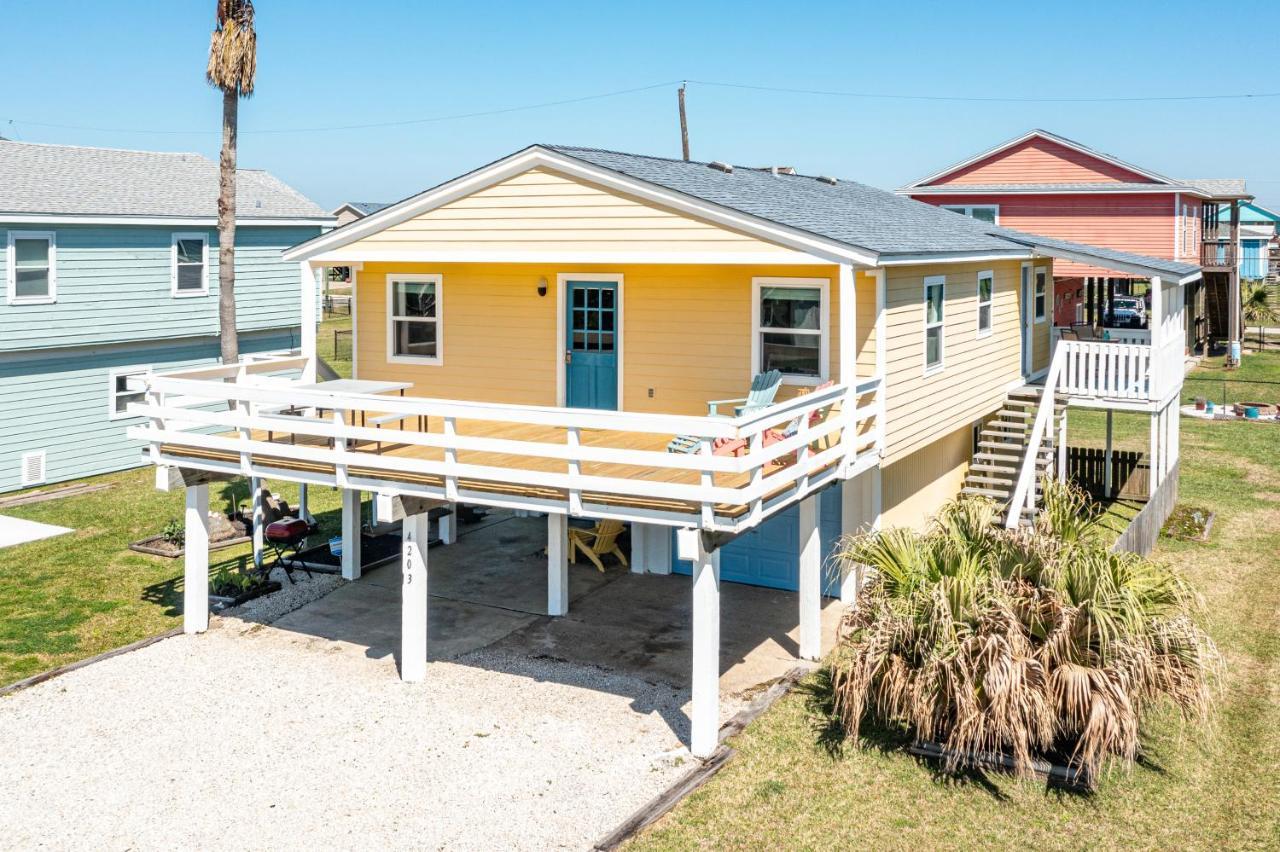 Sunny Daze Walk To Beach 2 Decks Pet Friendly Has A Mini Bar Galveston Eksteriør billede